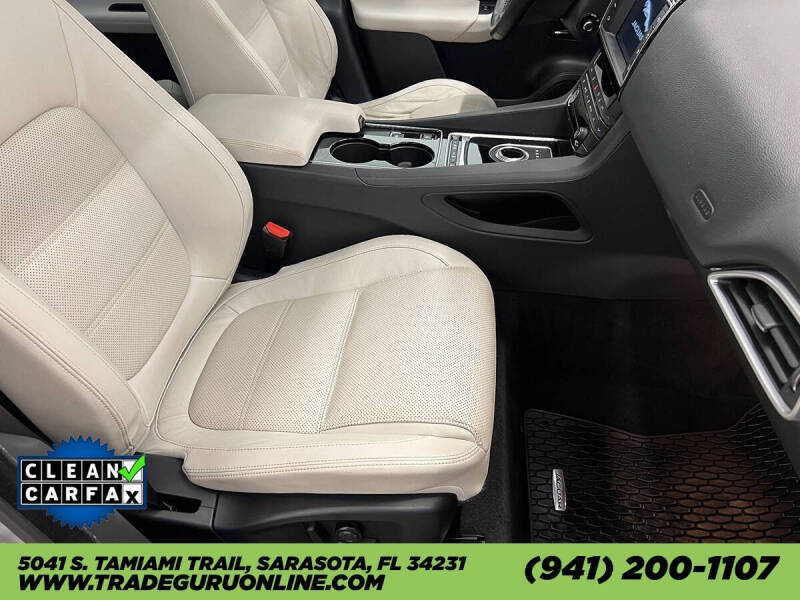 2017 Jaguar F-PACE 35t Prestige