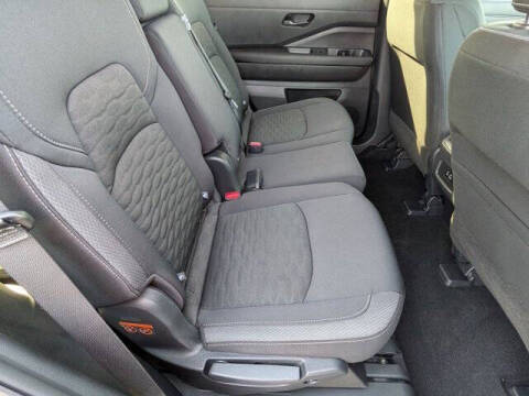 2025 Nissan Pathfinder S