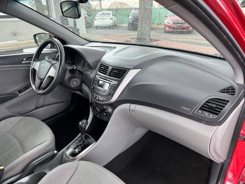 2016 Hyundai Accent SE