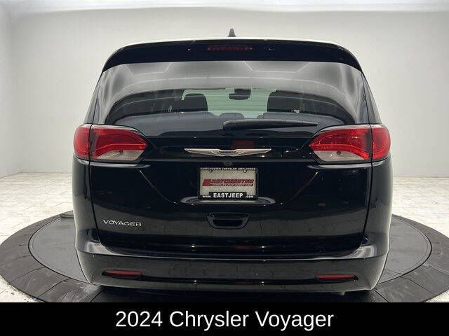 2024 Chrysler Voyager LX