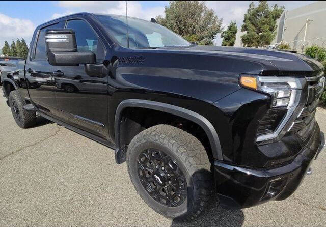 Used 2024 Chevrolet Silverado 3500HD High Country with VIN 1GC4YVEYXRF190129 for sale in Bloomington, IL