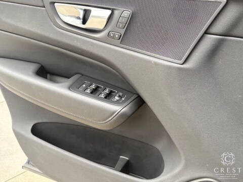 2025 Volvo XC60 B5 Core Dark Theme