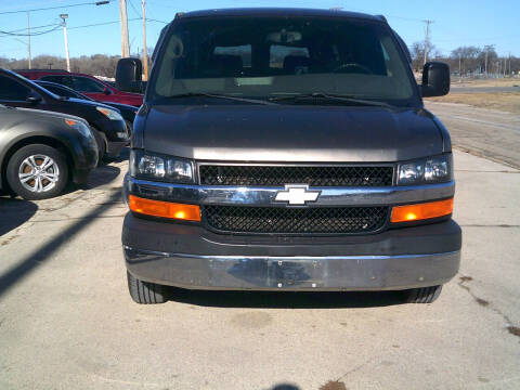 2004 Chevrolet Express for sale at Clancys Auto Sales in South Beloit IL