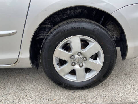 2004 Toyota Sienna LE 8 Passenger