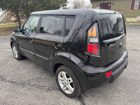 2011 Kia Soul +