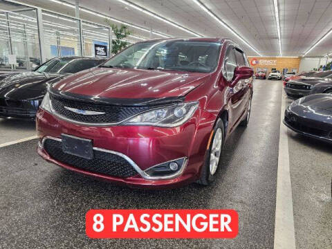 2018 Chrysler Pacifica for sale at Dixie Imports in Fairfield OH