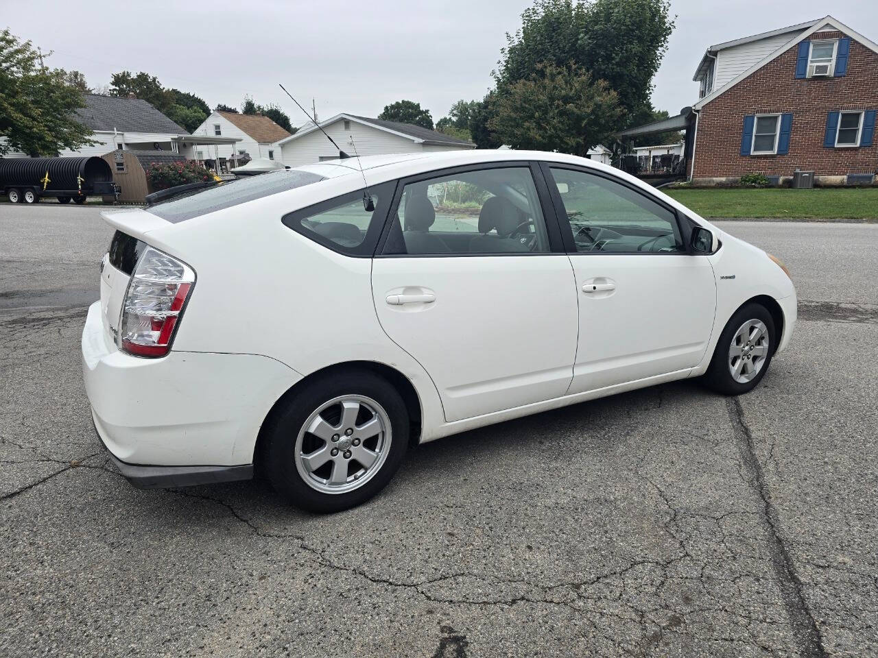 2008 Toyota Prius for sale at QUEENSGATE AUTO SALES in York, PA