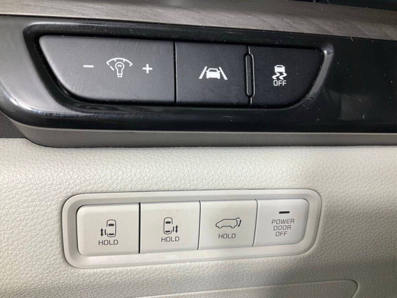2024 Kia Carnival EX