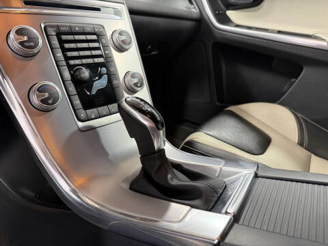 2017 Volvo XC60 T5 Dynamic