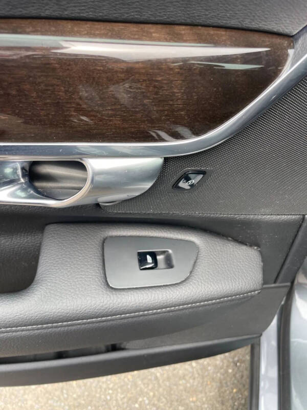 2017 Volvo S90 T5 Momentum