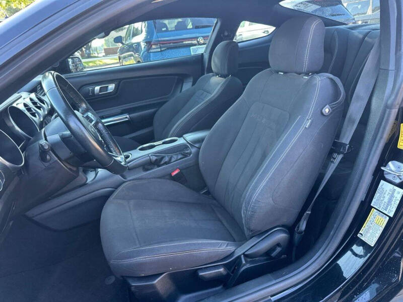 2021 Ford Mustang EcoBoost