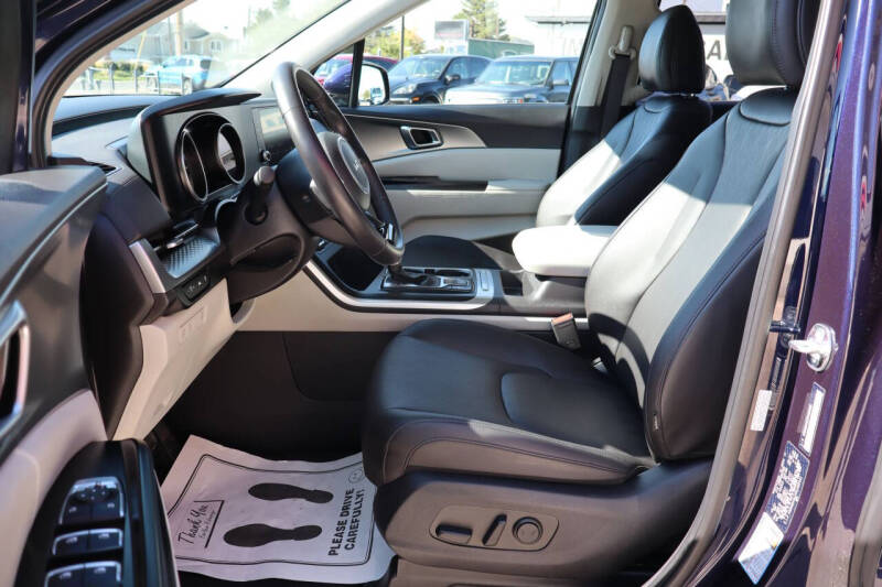 2024 Kia Carnival LX