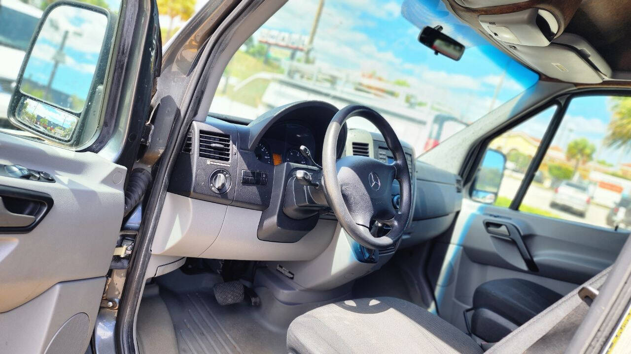 2015 Mercedes-Benz Sprinter  - $22,900