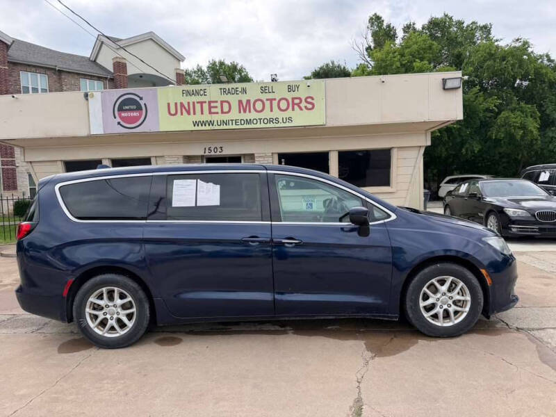 2017 Chrysler Pacifica LX
