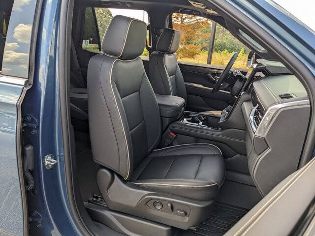 2025 GMC Yukon Elevation