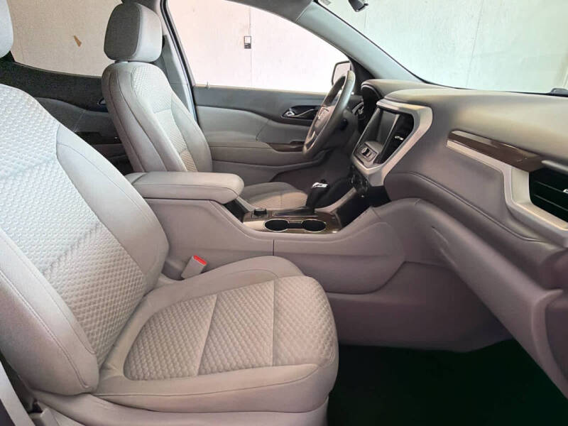2017 GMC Acadia SLE-2