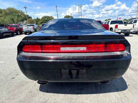 2011 Dodge Challenger R/T Plus