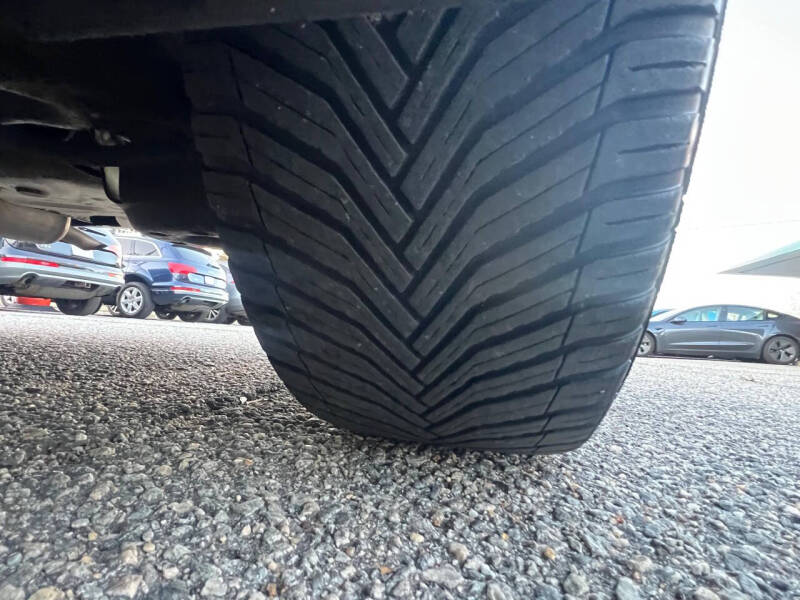 2013 Toyota Prius v Five