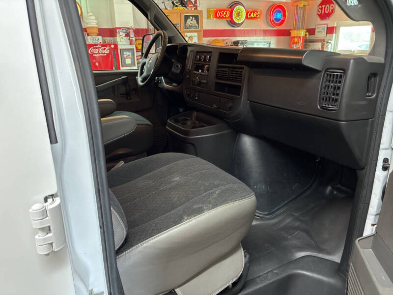 2024 GMC Savana 2500