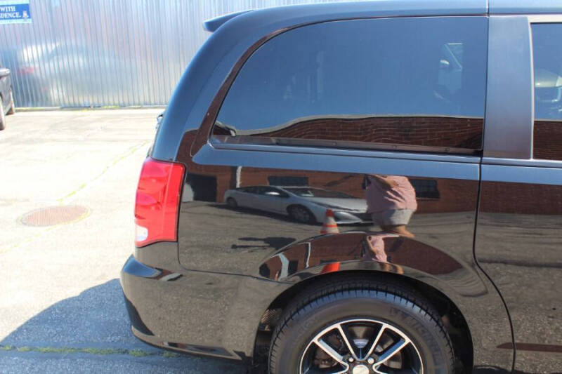 2016 Dodge Grand Caravan SXT Plus