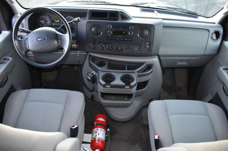 2010 Ford E-Series E-350 SD