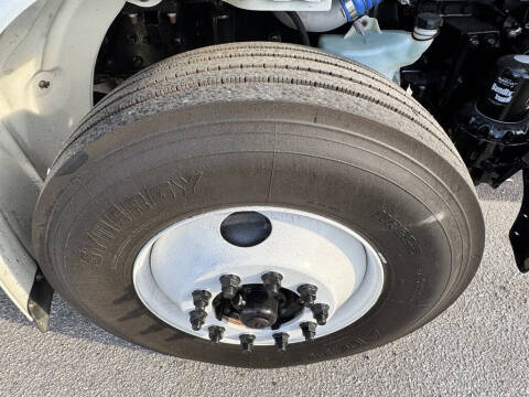 2018 Freightliner M2 106