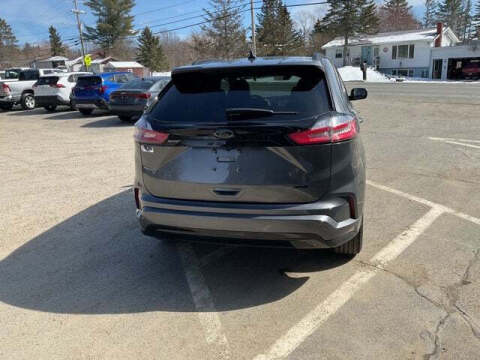 2022 Ford Edge SE
