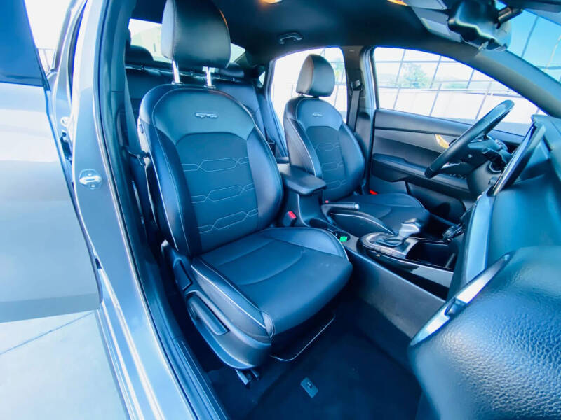 2022 Kia Forte GT Line