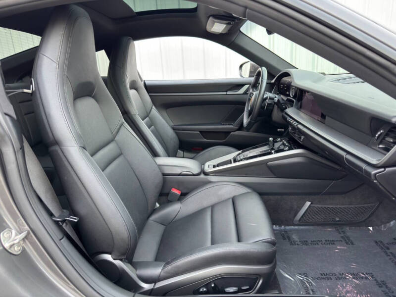 2021 Porsche 911 Carrera