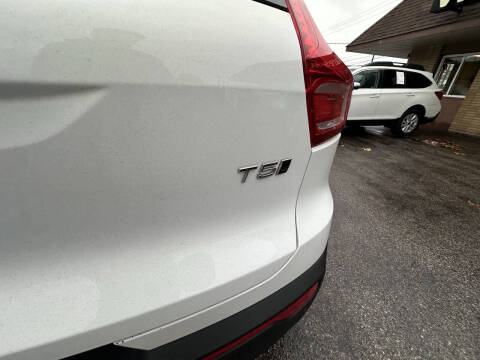 2019 Volvo XC40 T5 Momentum