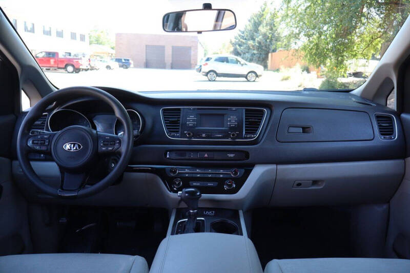 2015 Kia Sedona LX