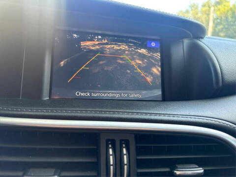 2018 Infiniti QX30 Luxury