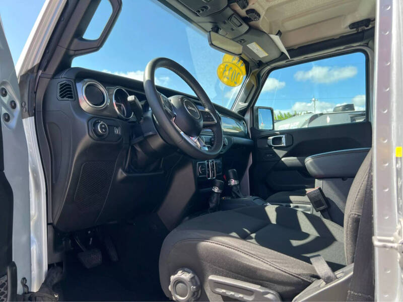 2023 Jeep Gladiator Overland