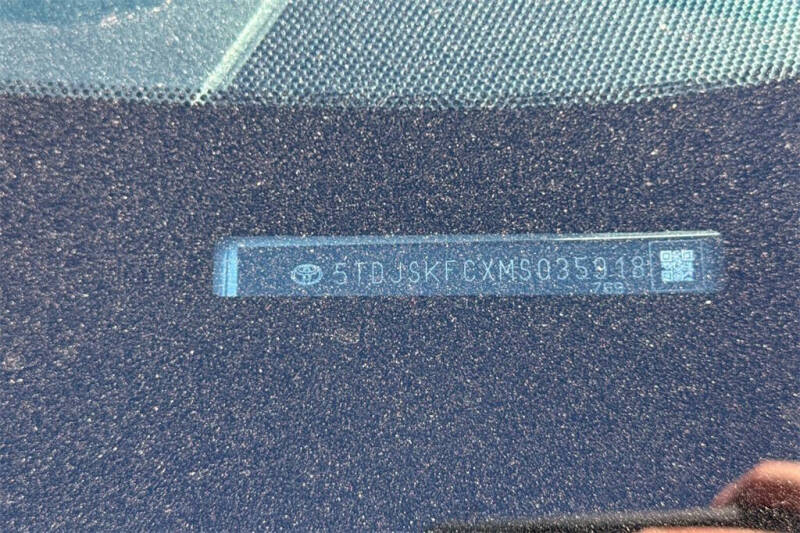 2021 Toyota Sienna XLE 7-Passenger