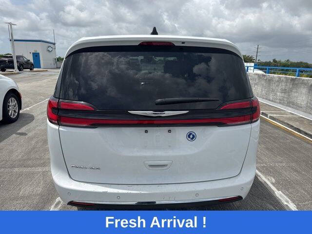 2024 Chrysler Pacifica Touring