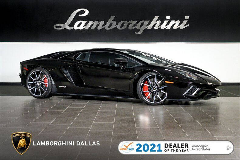 2017 Lamborghini Aventador LP 740-4 S