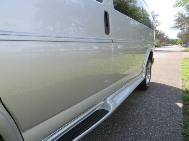 2017 GMC Savana 2500