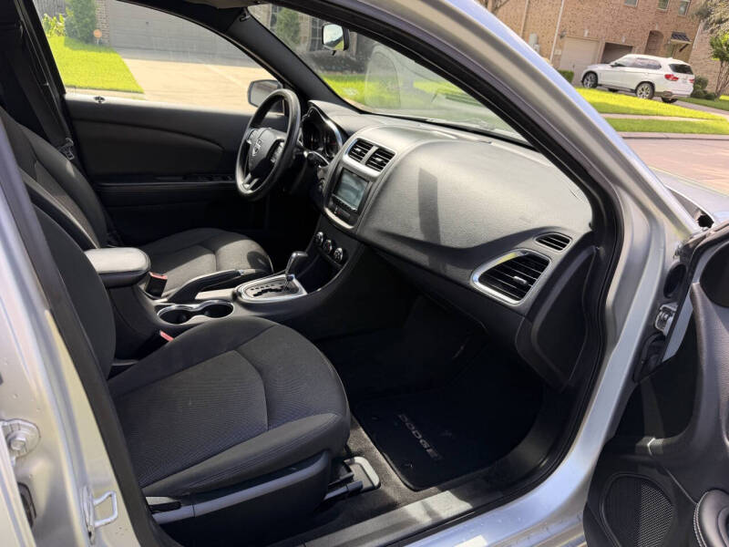 2012 Dodge Avenger SE