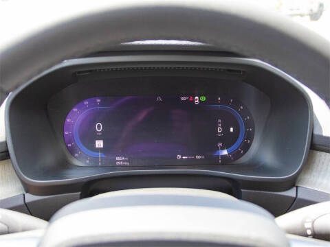 2023 Volvo XC40 B5 Plus Bright Theme