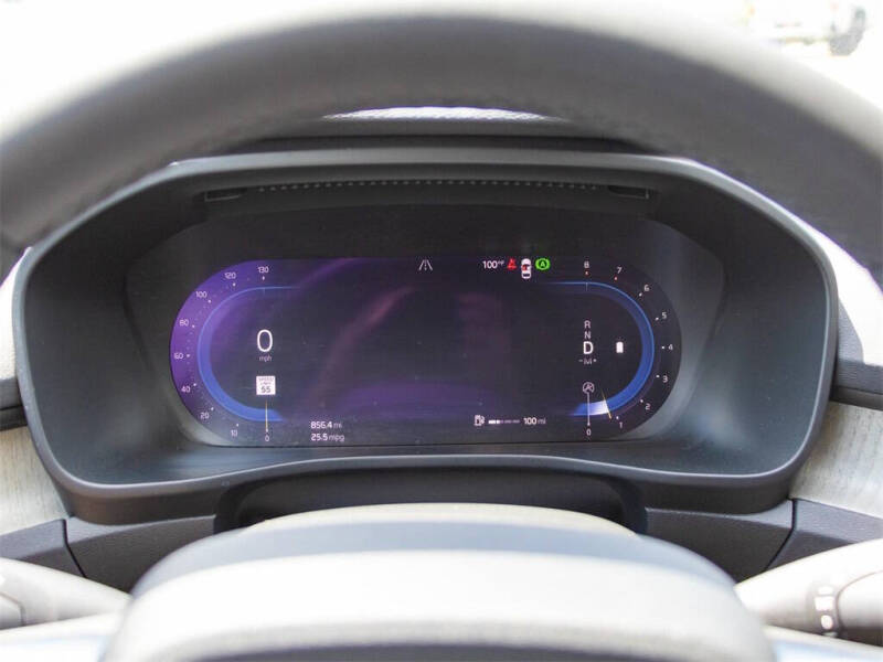 2023 Volvo XC40 B5 Plus Bright Theme