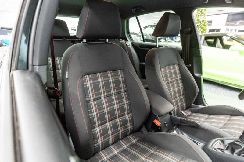 2014 Volkswagen GTI Wolfsburg Edition PZEV