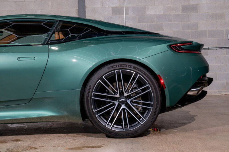 2024 Aston Martin DB12 V8