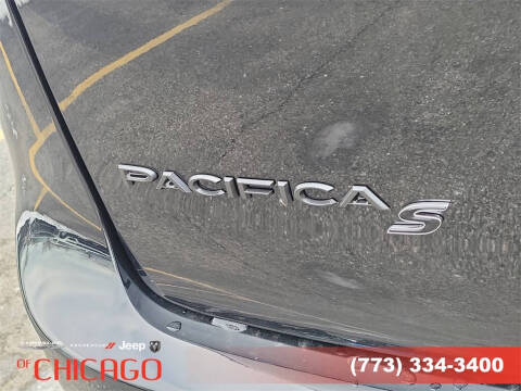 2026 Chrysler Pacifica Select