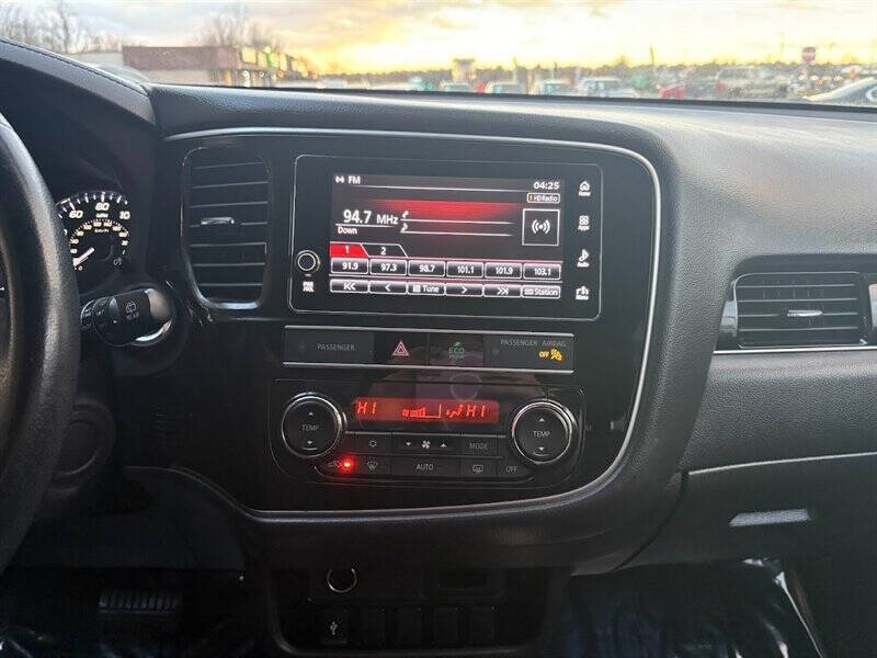 2019 Mitsubishi Outlander SE