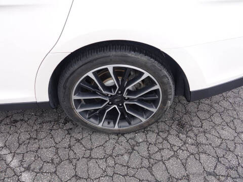 2017 Ford Taurus SEL