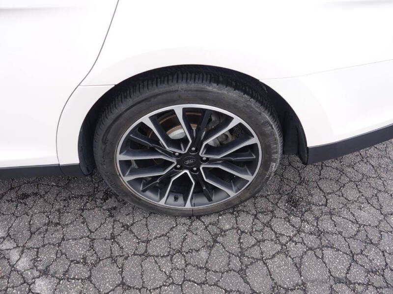 2017 Ford Taurus SEL