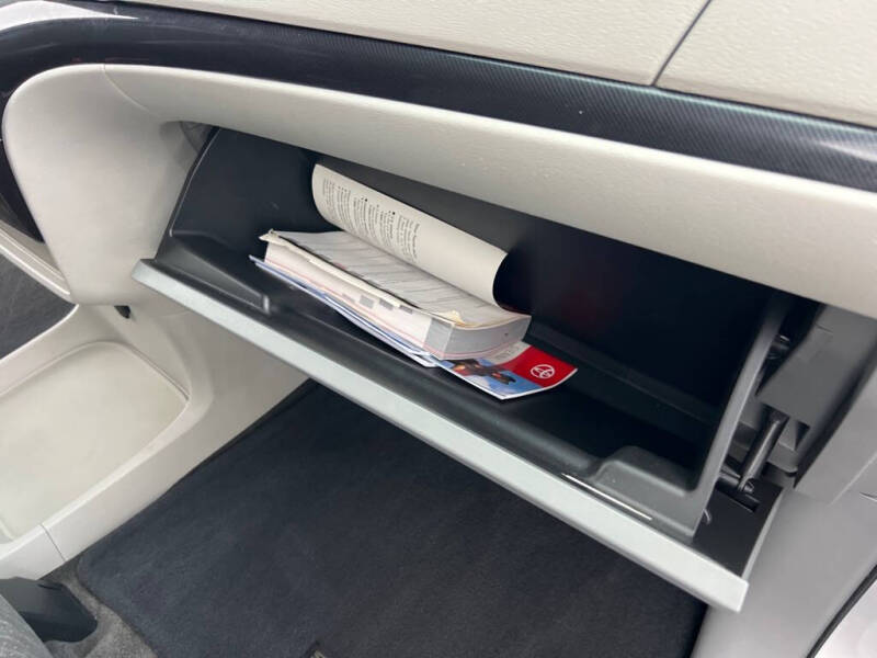 2013 Toyota Sienna SE 8-Passenger