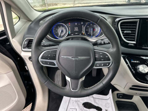 2023 Chrysler Pacifica Touring L