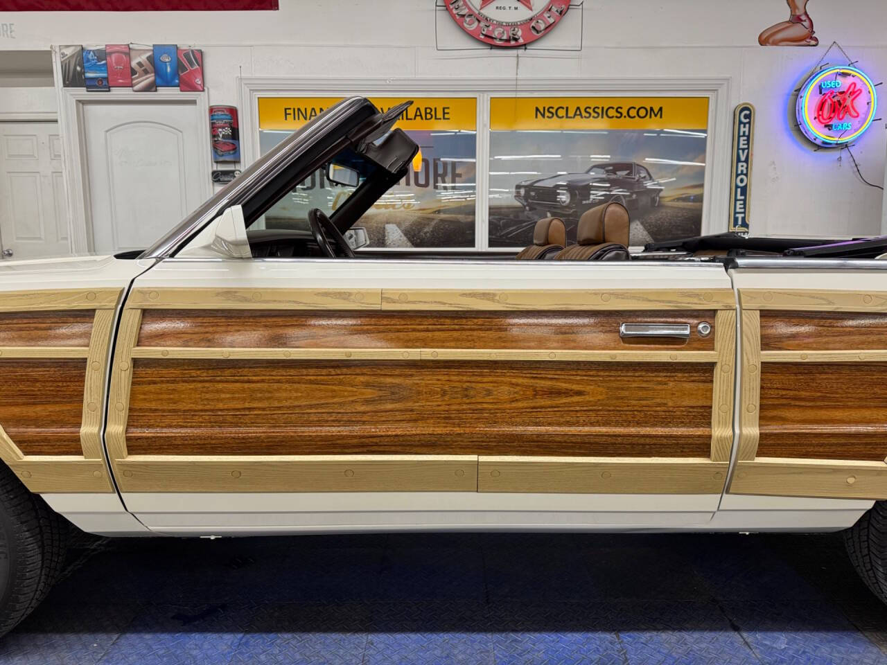 1984 Chrysler Le Baron 28