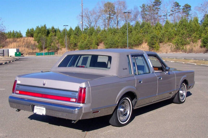 1988 Lincoln Town Car Signature